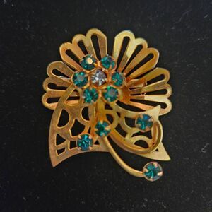 Vintage Gold Flower Green Rhinestone Brooch Pin